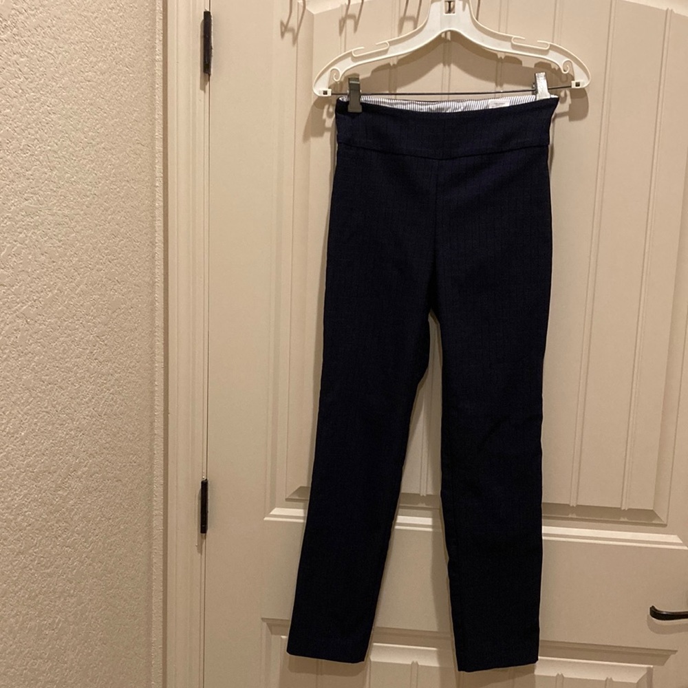 S.C & Co Pull On Black Pinstripe Skinny Pant Slacks Stretchy Cropped Size 4